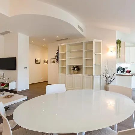 Collemar Apartment *